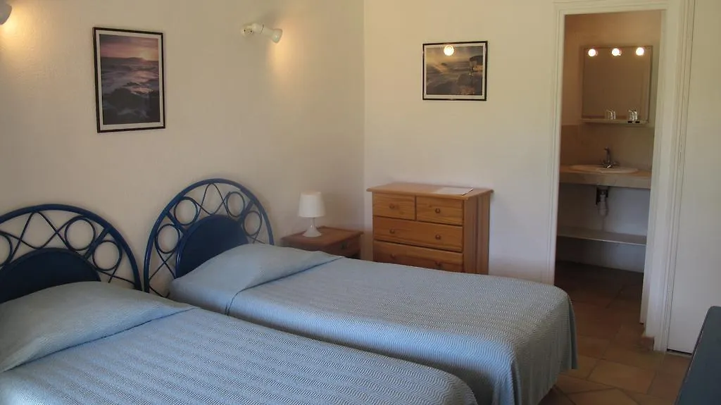 Hotel Le Ginestel Grimaud 0*,
